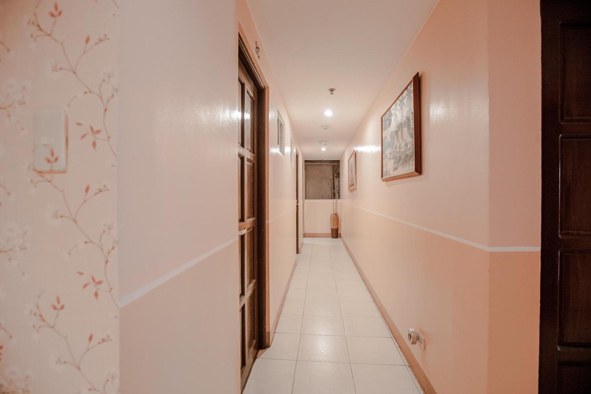 OYO 714 Haeinsa Condotel Cidade Quezon Exterior foto